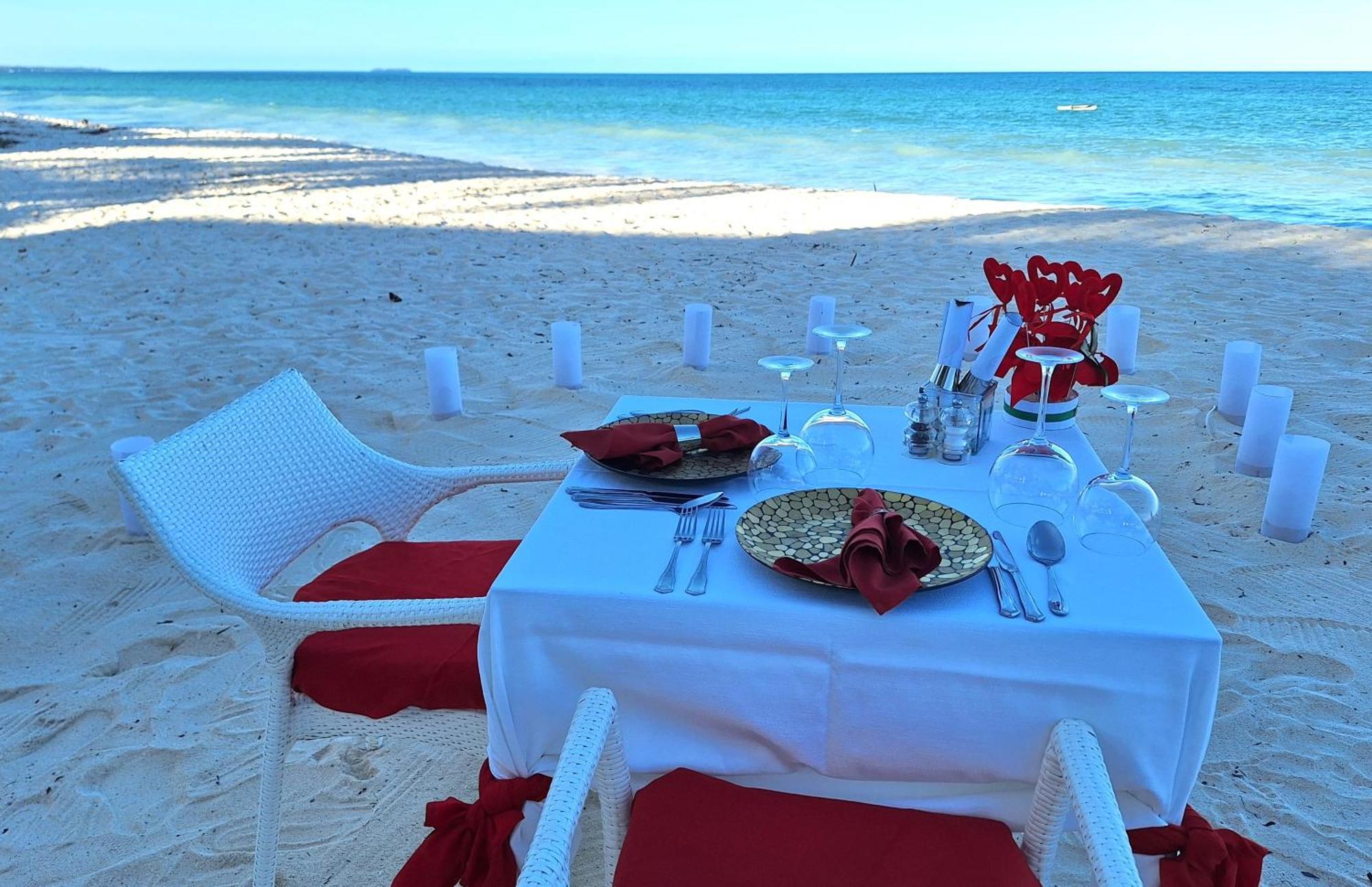 Bianco Azzurro Hotel & Restaurant Pwani Mchangani Exteriör bild