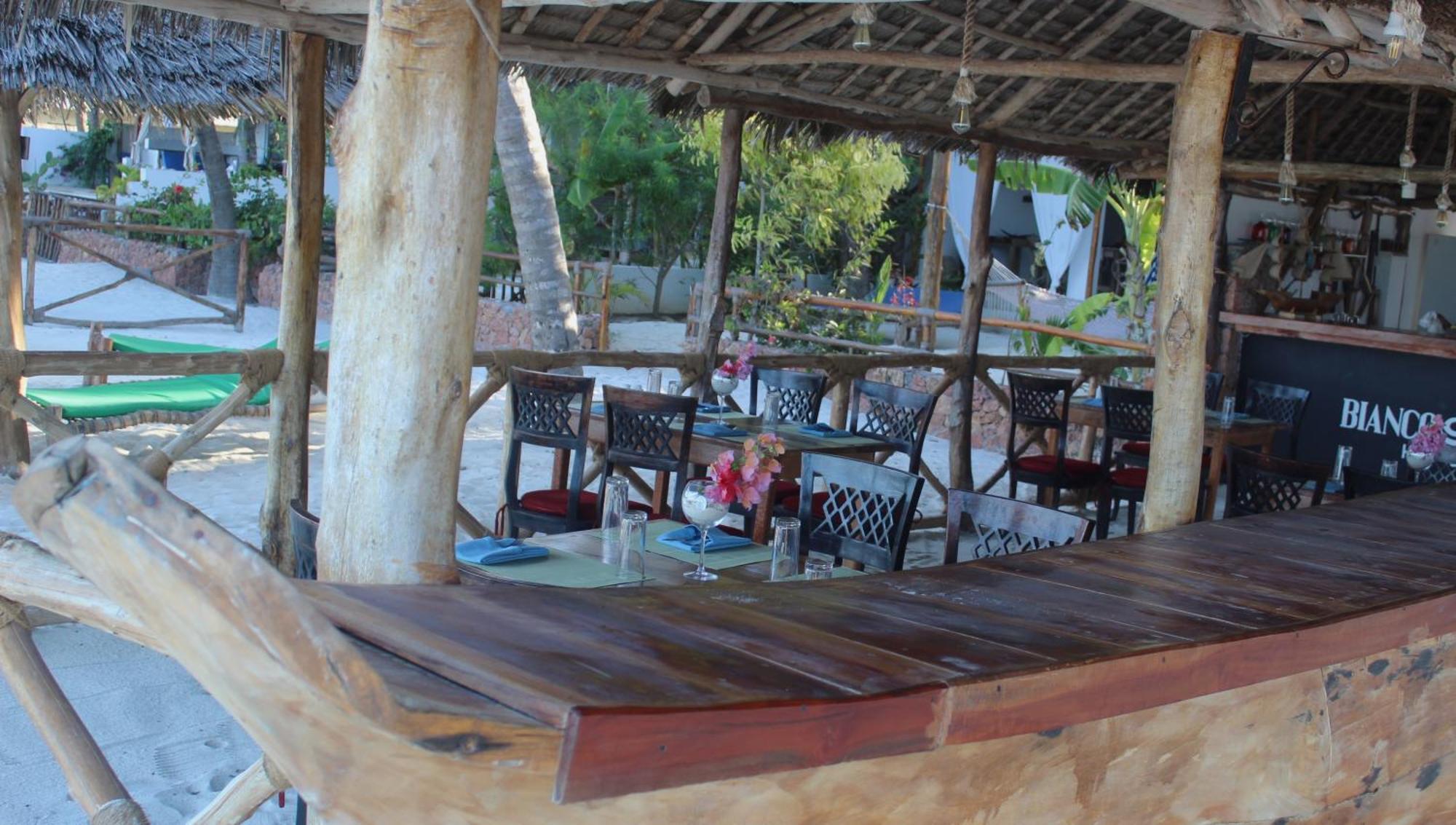 Bianco Azzurro Hotel & Restaurant Pwani Mchangani Exteriör bild