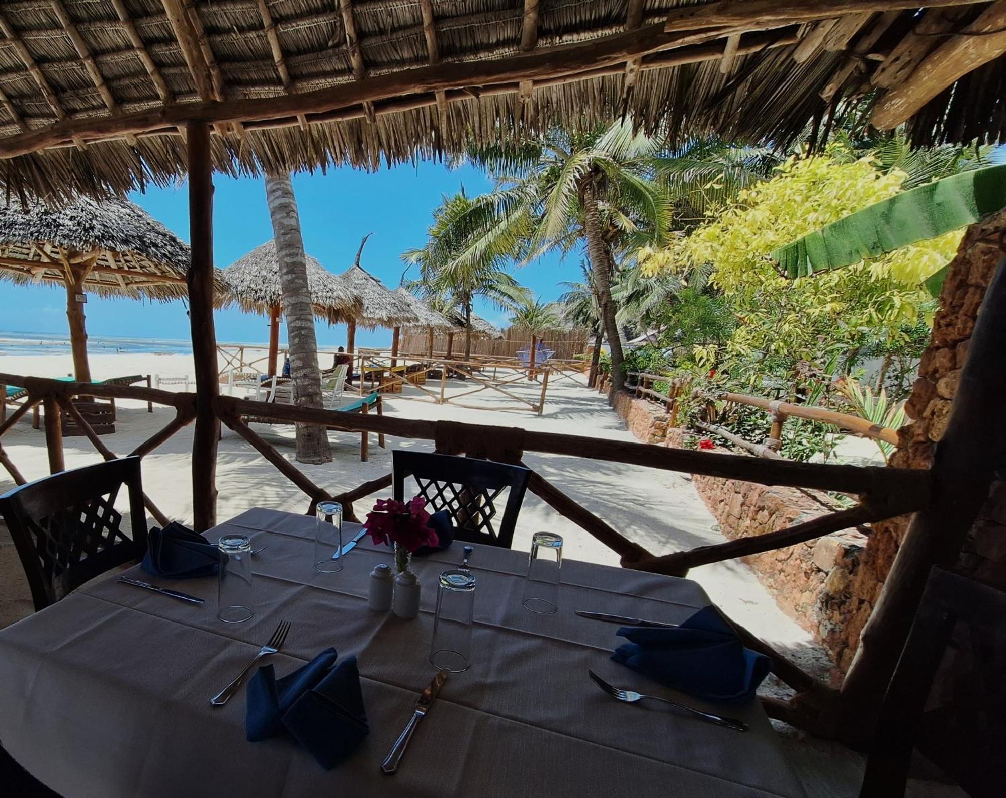 Bianco Azzurro Hotel & Restaurant Pwani Mchangani Exteriör bild