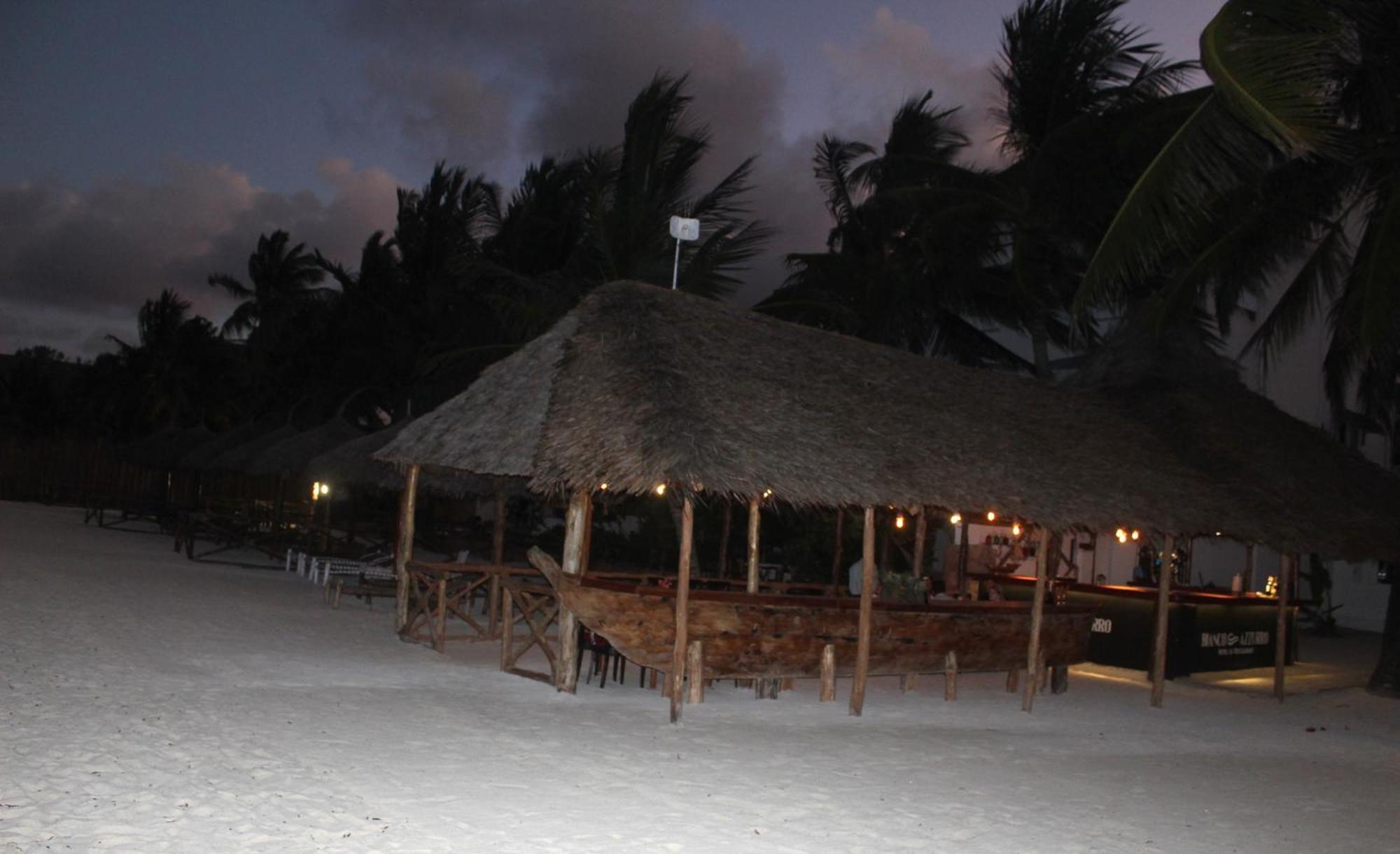 Bianco Azzurro Hotel & Restaurant Pwani Mchangani Exteriör bild